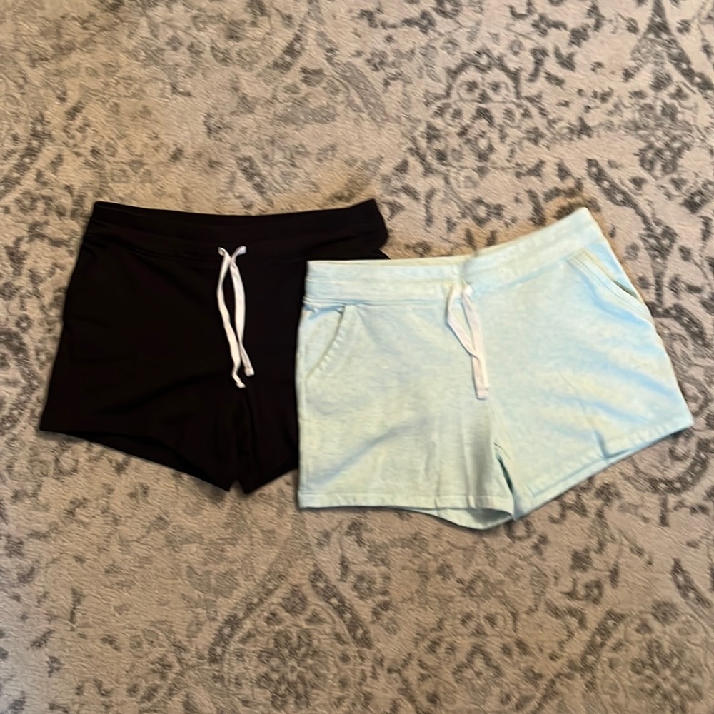 *Set of 2* 32 Degrees Cool Athletic Shorts - Black/Mint - Size M!